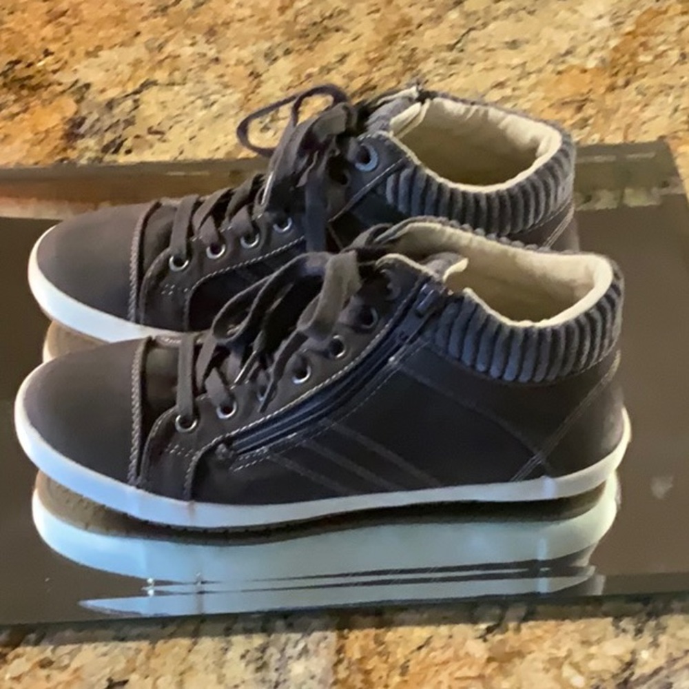 Taos Women’s Startup Sneakers